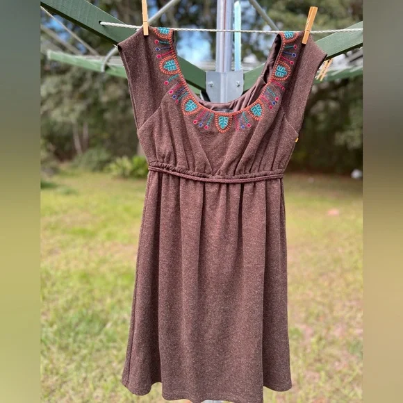 Theme wool blend, embroidered dress size M - Picture 1 of 5